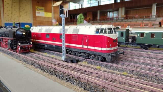 BR118 muss auf die Hauptstrecke ..